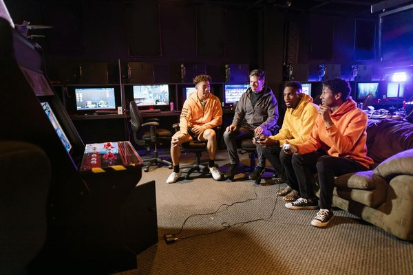 What are the advantages of using a gaming router for online play?